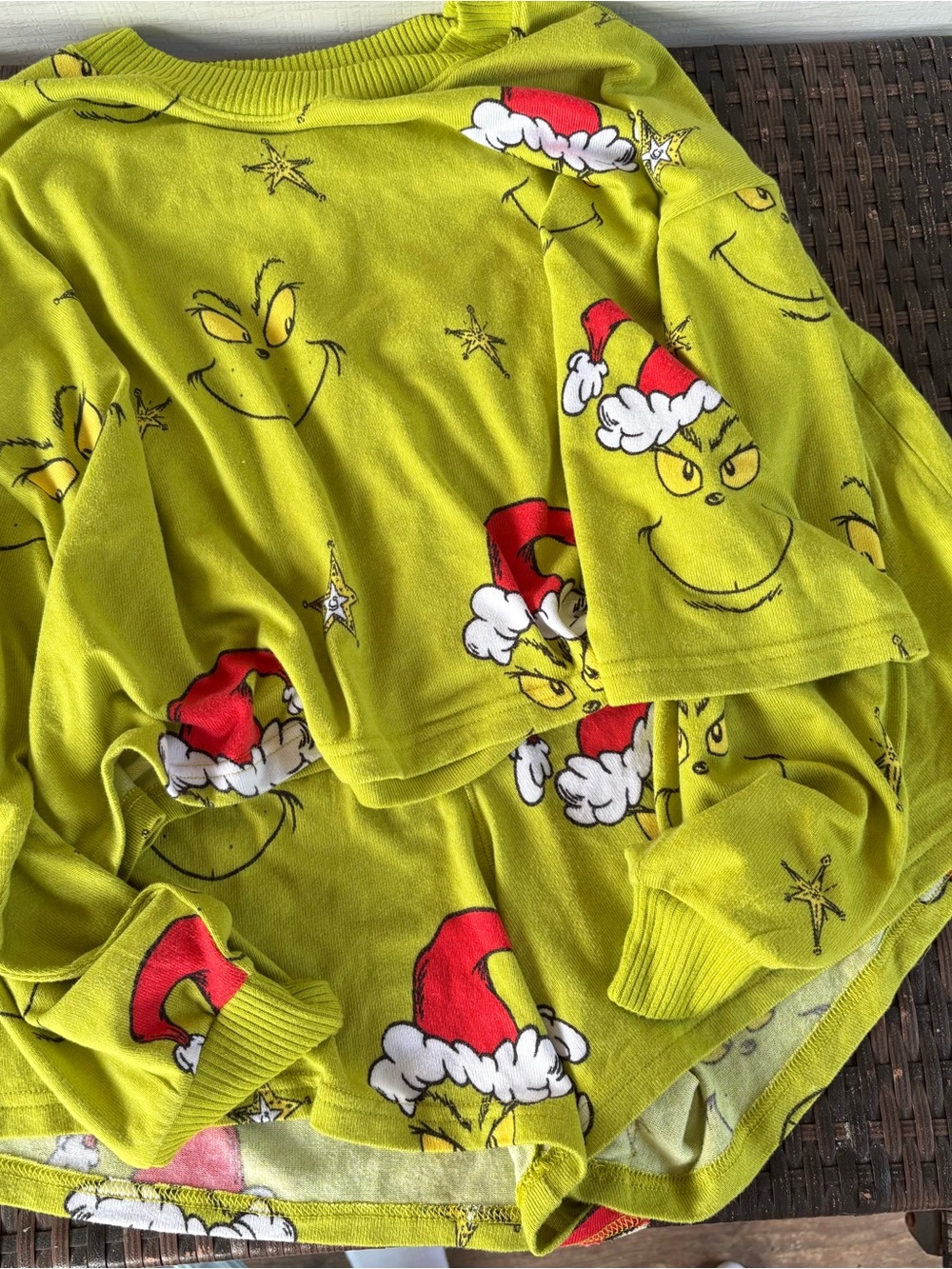 American Eagle Grinch Holiday Pajama Set - Lime Green